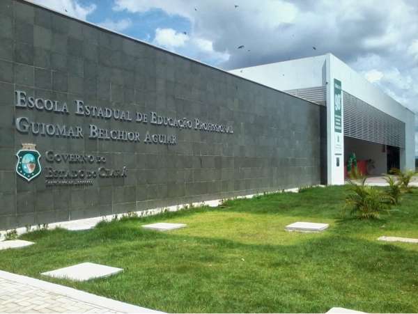 EEEP GUIOMAR BELCHIOR-fachada
